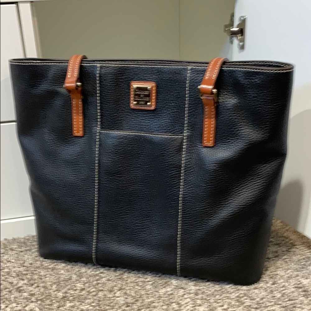 Dooney and Bourke Lexington Shopper in black pebbled leather